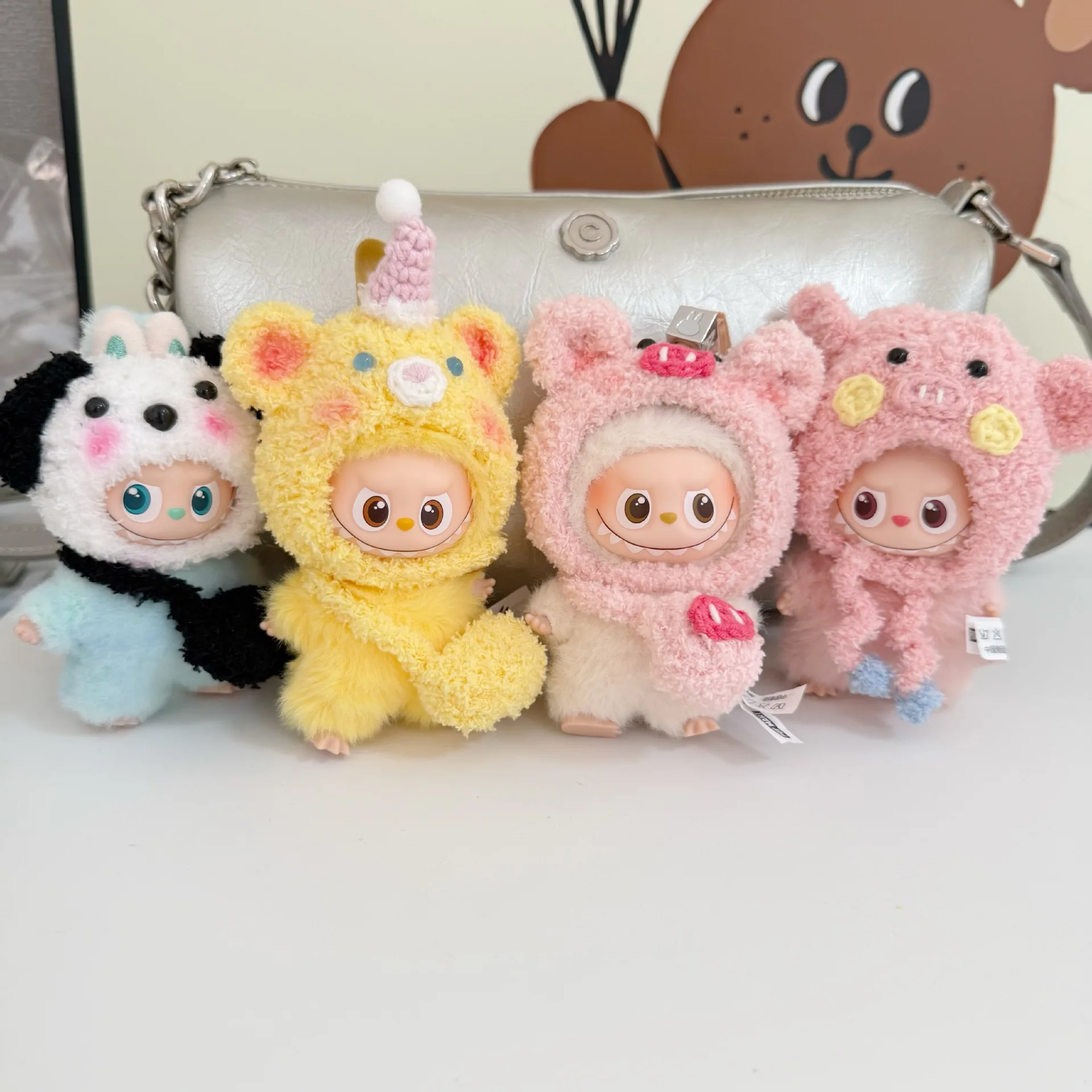 

Fourth Gen Labubu Clothes 4.0 Mini Version Keychains Pure Handmade Animal Themed Cute Yellow Elephant And Pink Pig Headgear