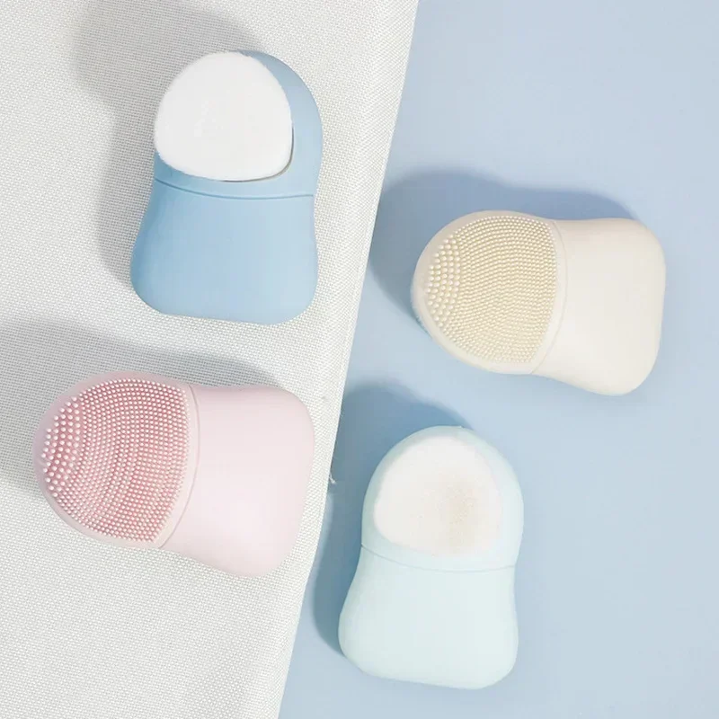 Handmatige gezichtsreiniger tweekoppige gezichtswasborstel siliconen schoonheidstool voor poriën mee-eter make-up