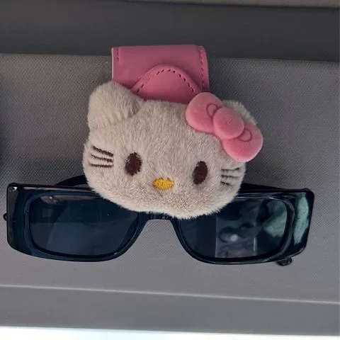 Kawaii Charms Plush Hello Kitty Car Sunglasses Clip Cartoon Creative Pink Eye Clip Storage Birthday Gift Decoration Cute