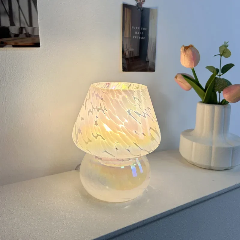 مصباح مكتبي فطر زجاجي عتيق مزخرف ، جو جانبي ، إضاءة ليلية