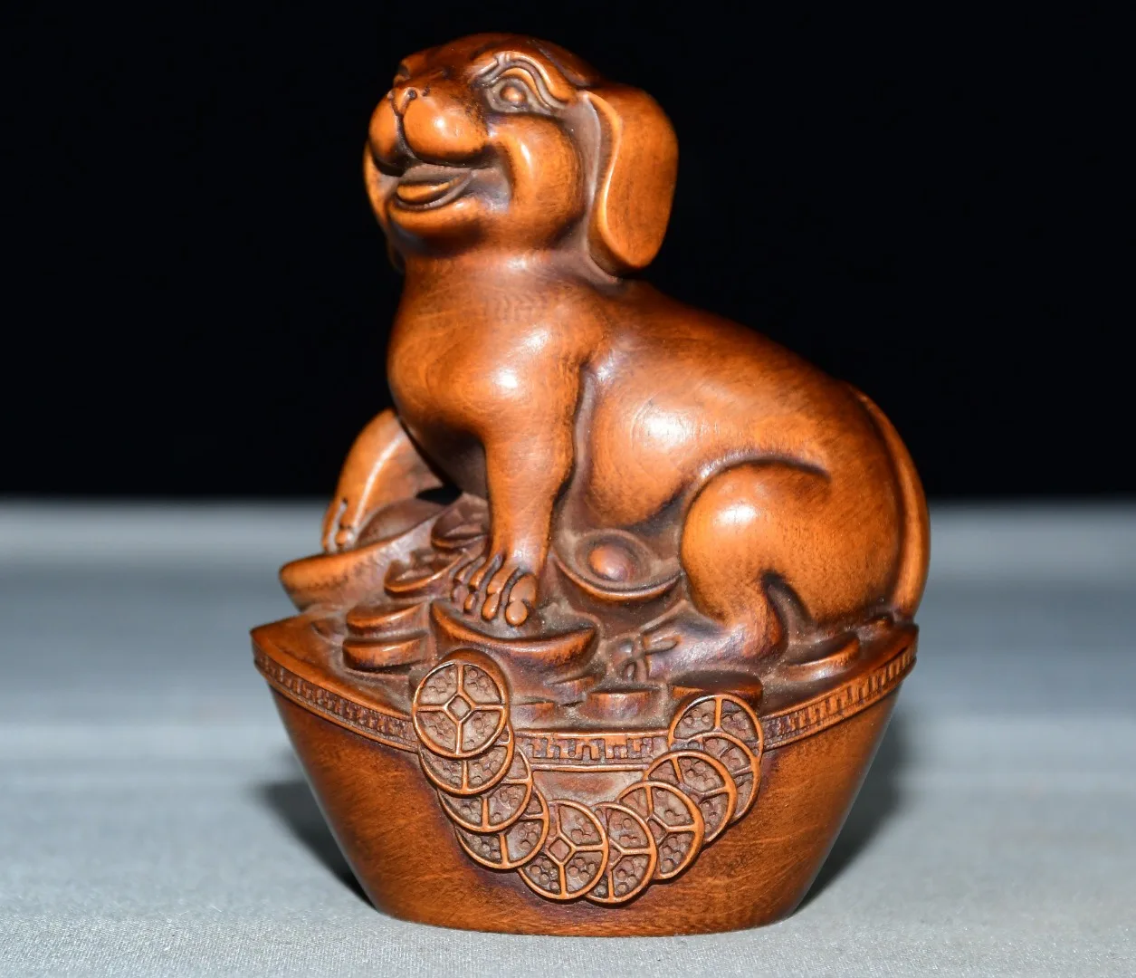 estatua-de-perro-de-boj-antiguo-de-3-pulgadas-perro-wangcai-con-base-de-moneda-yuanbao-para-estudio-para-atraer-riqueza-adornos-para-casa-exorcismo