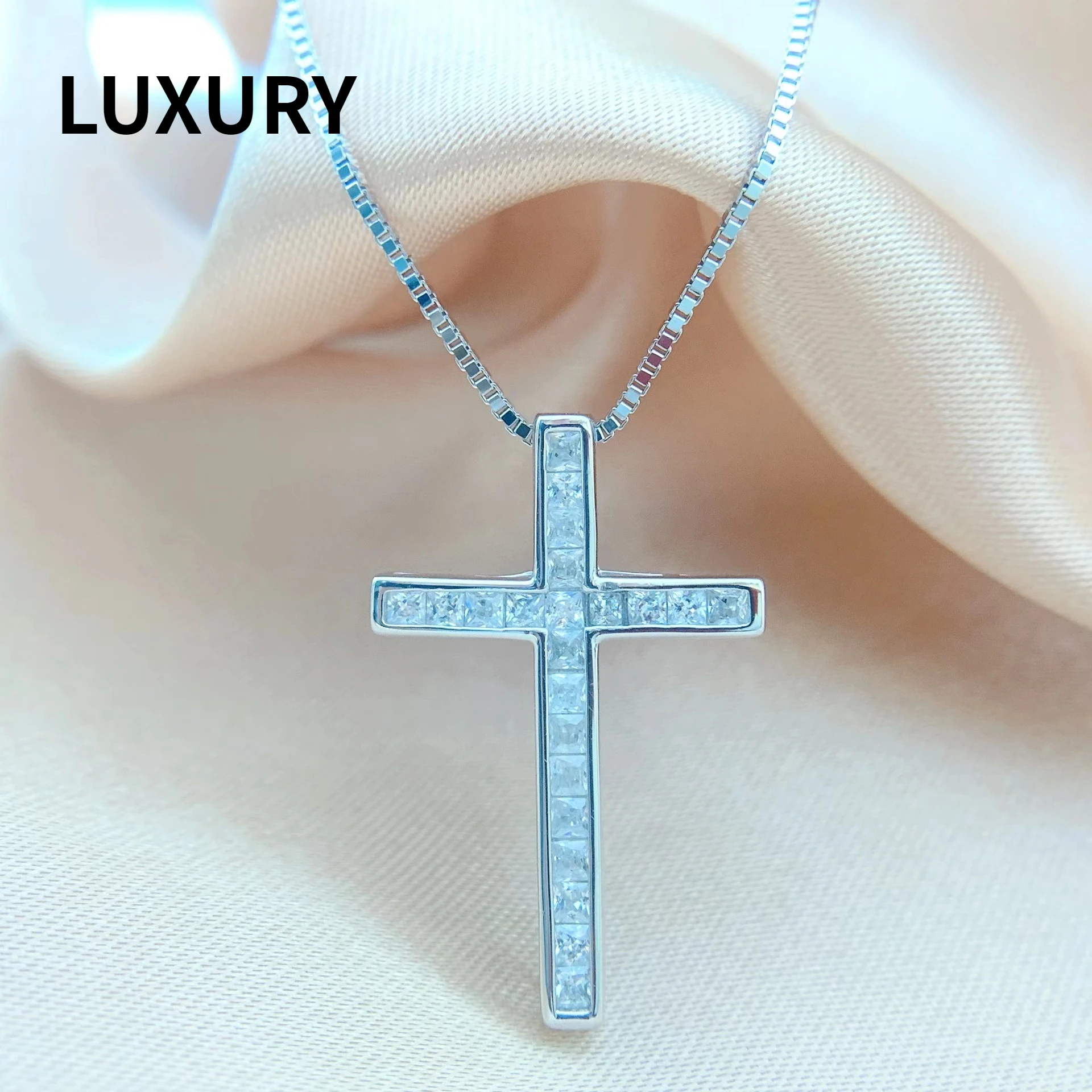 

Luxury S925 Sterling Silver Moissanite Diamond Necklace Cross Drop Pendant Delicate Trend Single Diamond Chain For Girl BoyCX985