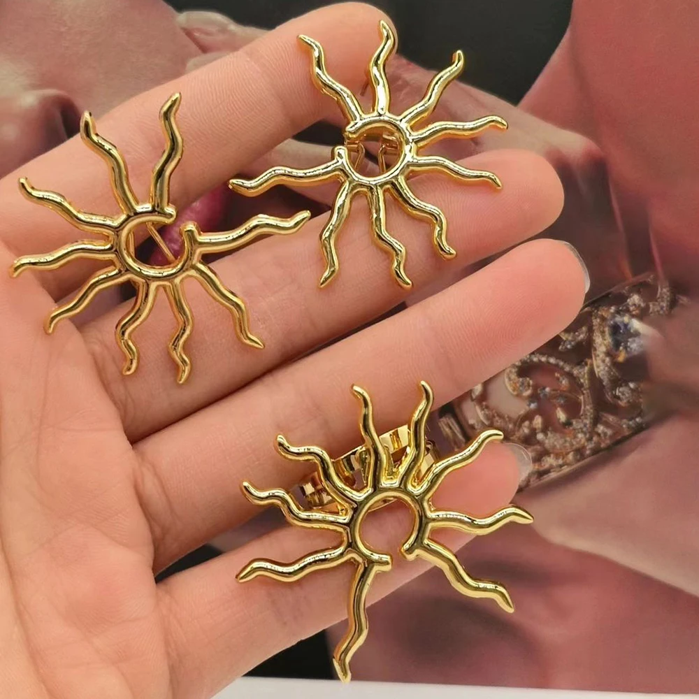 Nigerian Earrings and Ring Jewelry Set African 18k Gold Color Hollow Out Design Clip Earrings Finger Ring  2Pcs Set for Party