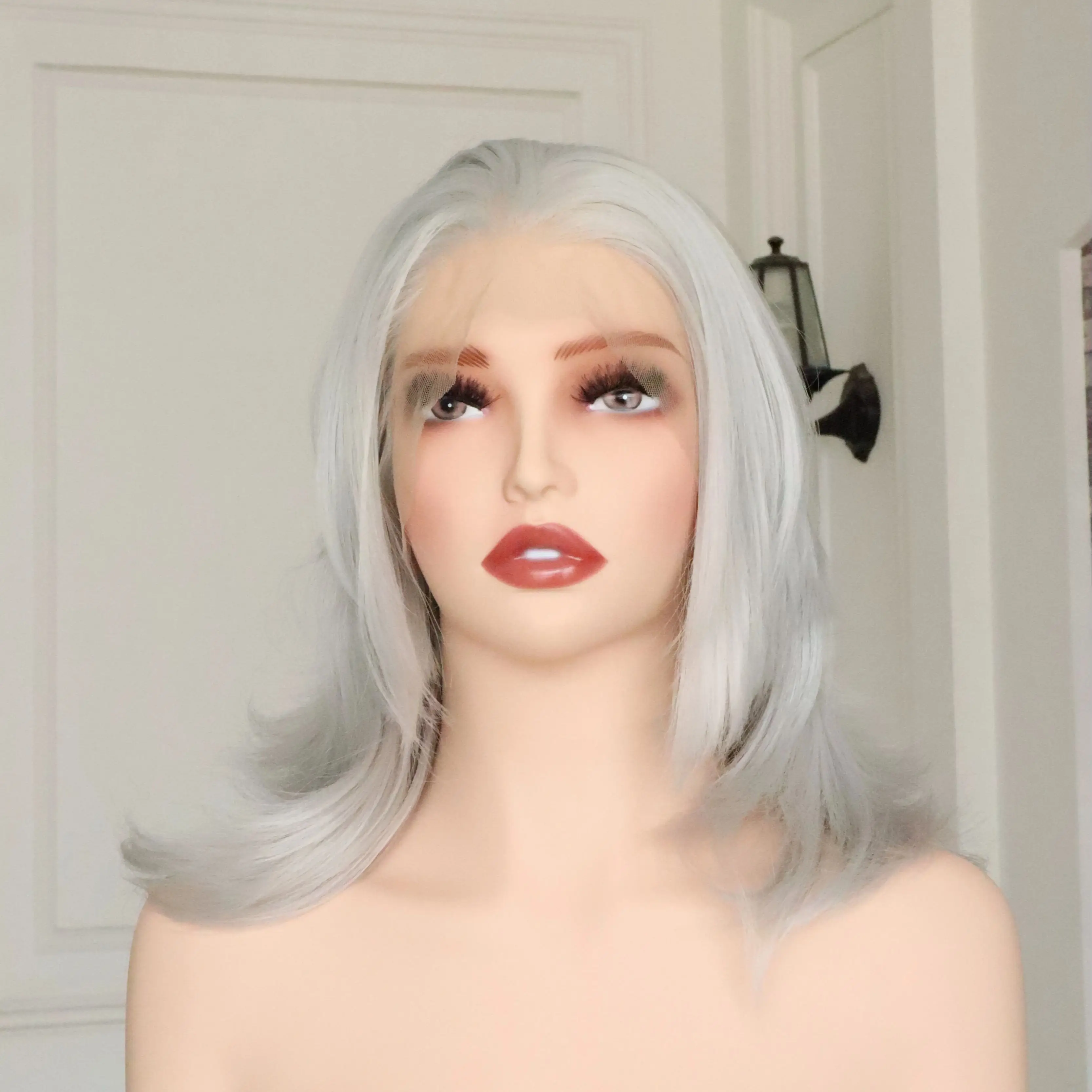 

Серебристо-серые синтетические парики длиной до плеч для женщин, кефл 13X4, бесклеевые парики спереди, многослойные хвостики, парики для косплея для мужчин