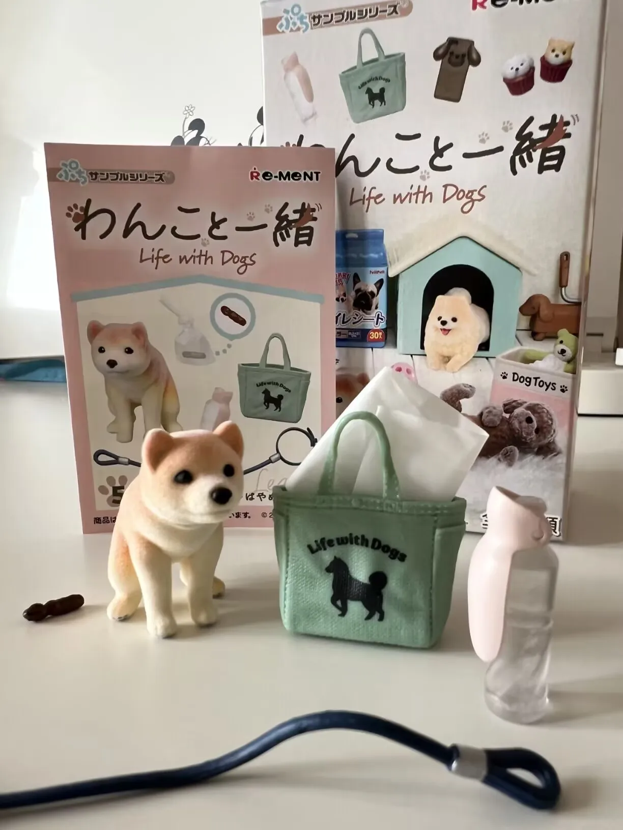 新しい本物のリーメントワンダフルライフペット犬用ブラインドボックスかわいいおもちゃコレクタブルモデル装飾品クリスマスギフト