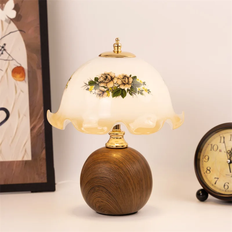 

Luxury French Style Retro Vintage Table Lamp Bedroom Bedside Rechargeable Lamp Light Decorative Night Lights