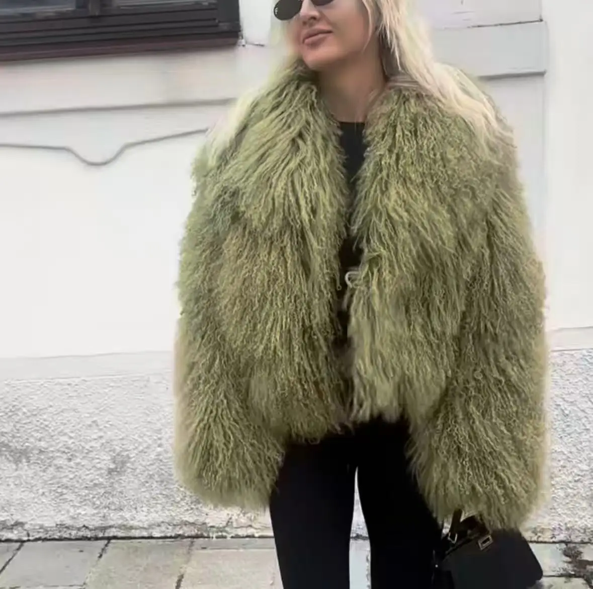 40cm Length Streetwear Real Mongolian Sheepskin  Coats Women  Sheep Fur Jackets Fuflly Long Sleeve Short Fur Coats Winter Warm
