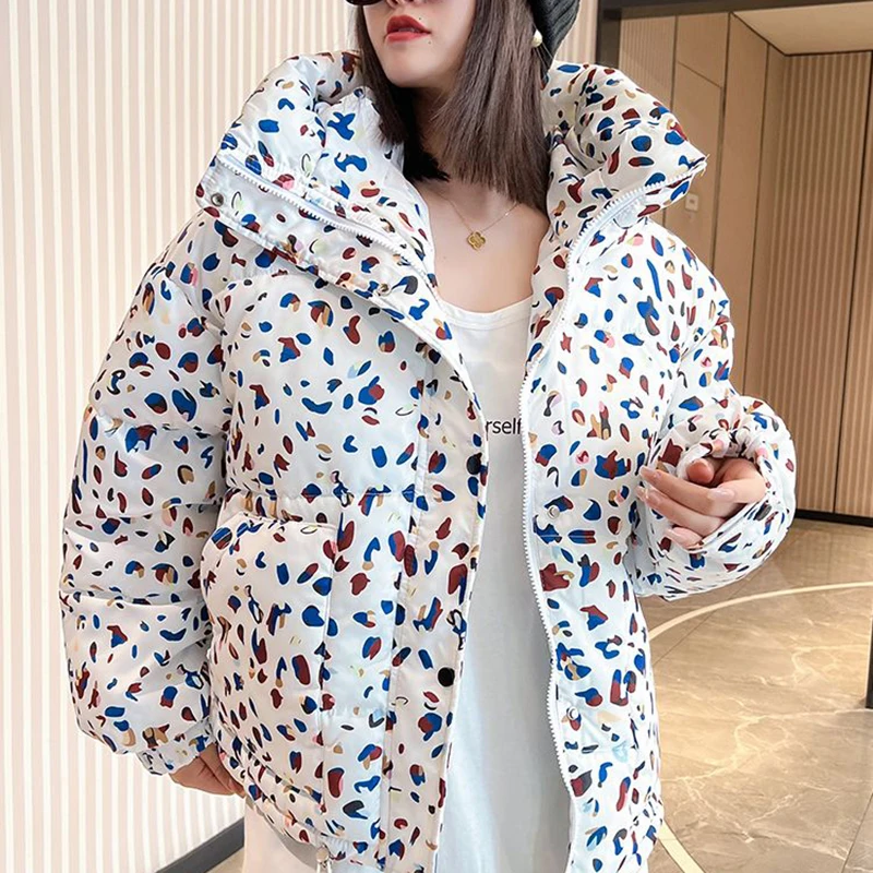 معطف 2025 موضة جديدة مزاجه الأزهار يطبع الدافئة مقنعين المرأة مبطن القطن معطف الشتاء معطف المرأة القطن عادية H759