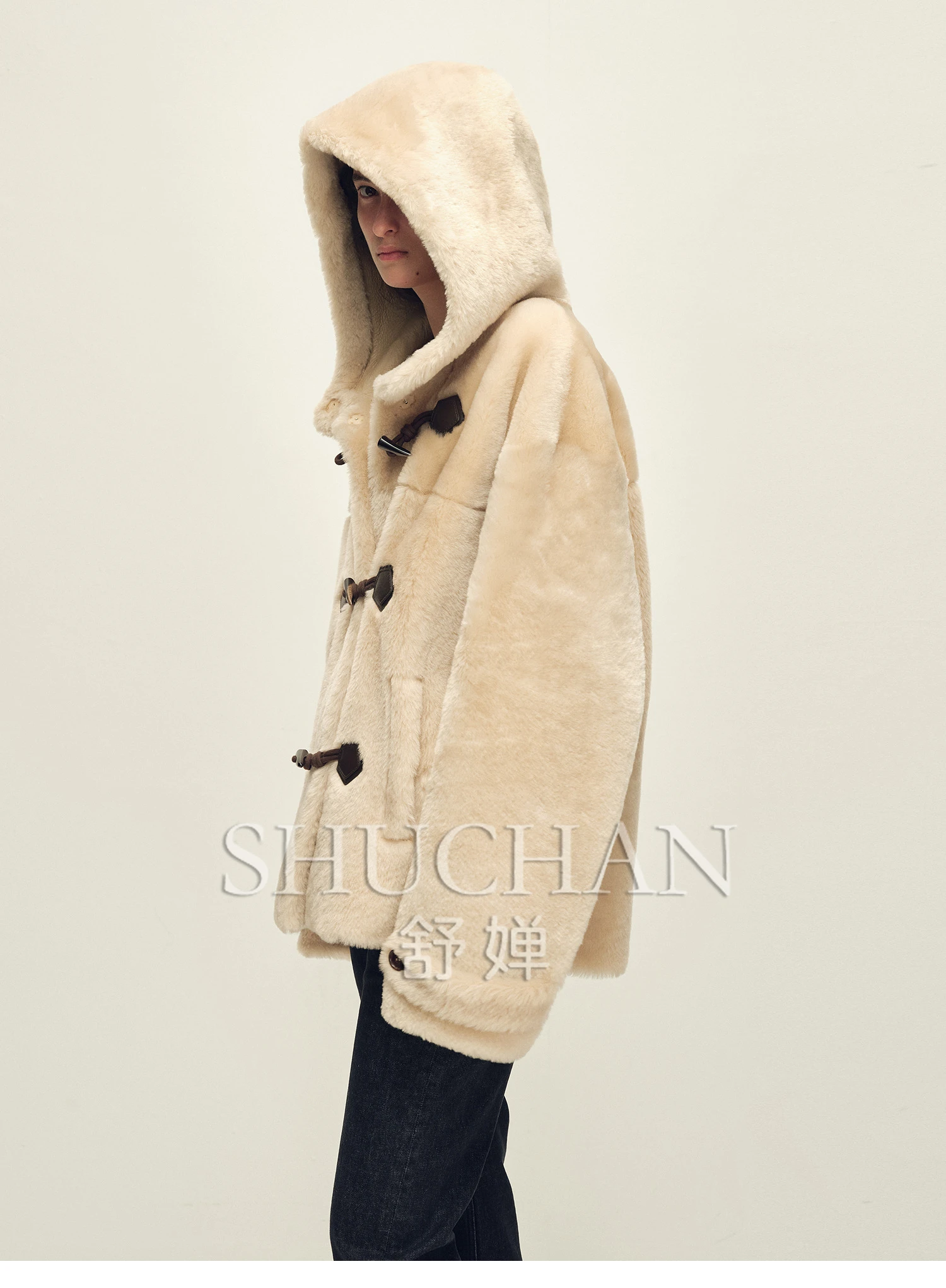 Рисунок 4 - Меховая интегрированная меховая куртка с капюшоном