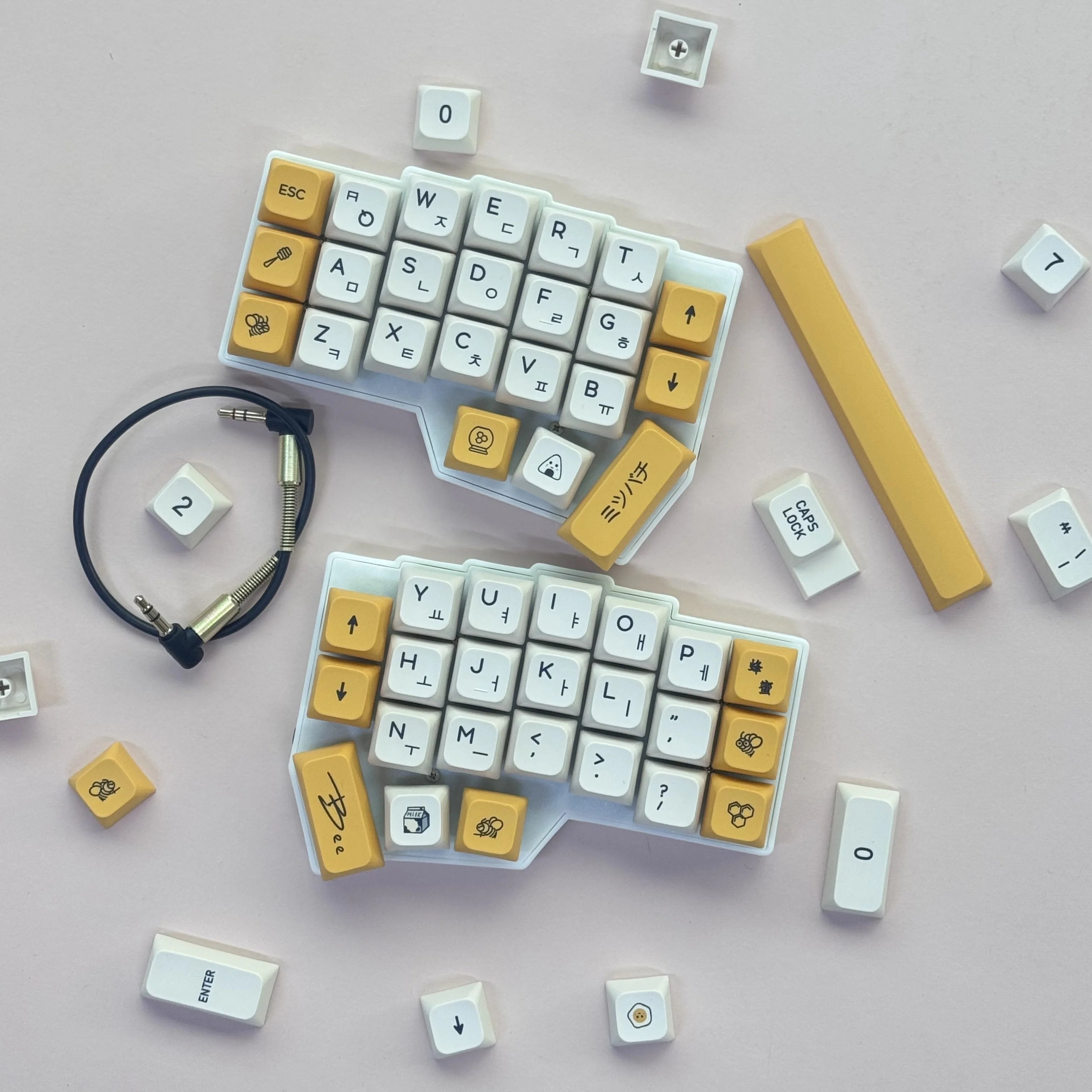 لوحة المفاتيح الكورية سبليت Corne V4.1 Hot Swap السلكية RGB QMK Vial Corne Crkbd القرن لوحة المفاتيح الروسية اسبانيا Keycap مجموعة لوحة مفاتيح الألعاب