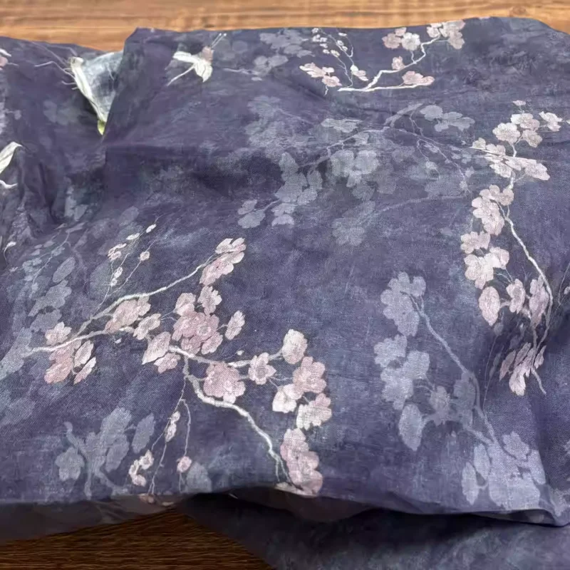 

50×138 cm printed pure ramie fabric, suitable for making breathable summer clothing such as shirts, dresses, and cheongsams.