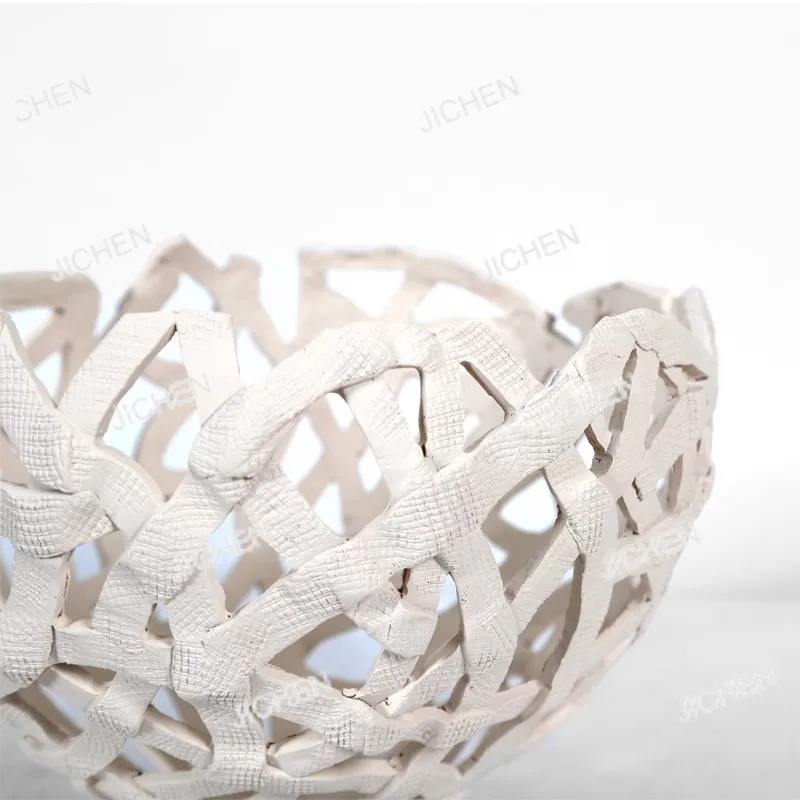 

Современная простая и минималистичная геометрическая полая декоративная ваза из смолы для цветов и фруктов, украшение для гостиной, рабочего стола или декора комнаты.