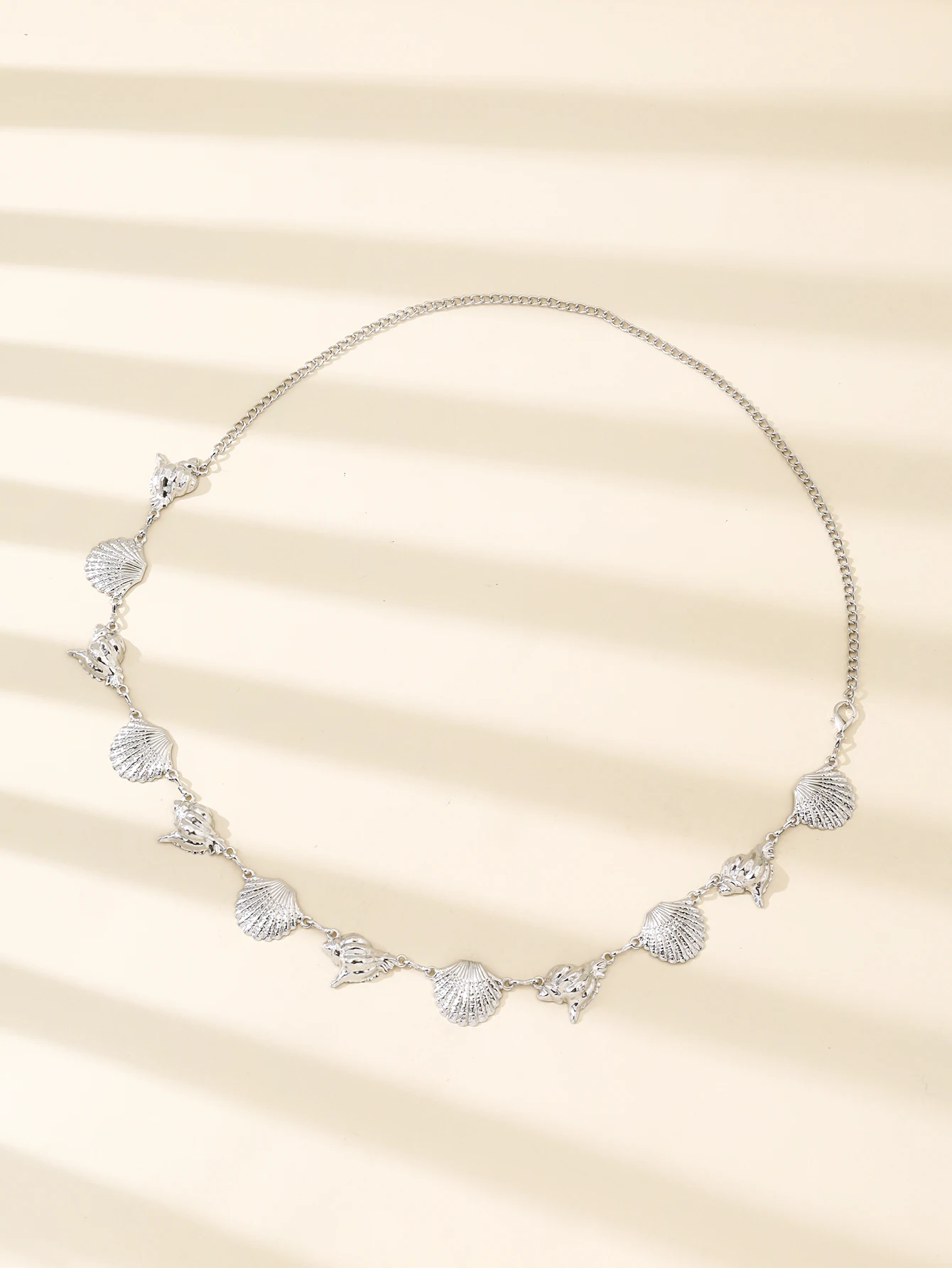 حزام بوهيمي على شكل صدفة فضية على شكل صدفة عصرية للسيدات مناسب لحفلات الزفاف الخارجية هدية للأصدقاء والأشقاء