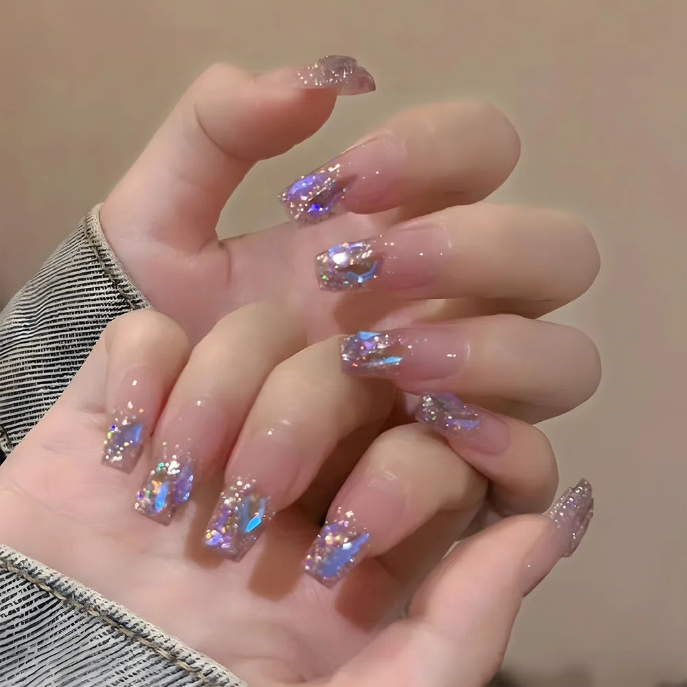 2026 New Minimalist Nude Pink with Gold Glitter and Purple Diamond Nail Art: Exquisite and Sophisticated Wearable Nail Art