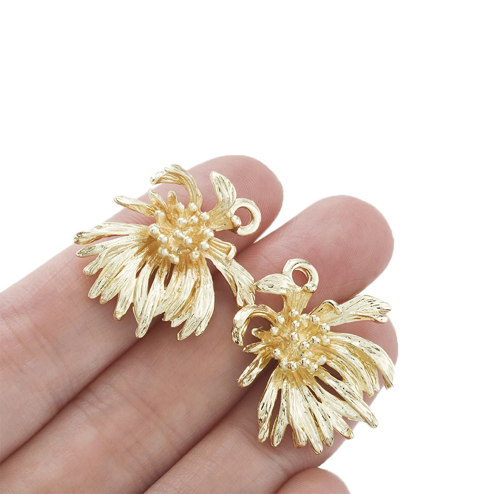 

10Pcs Gold Color 3D Stereosco Flower Charms Pendant Bloomed Daisy Charm for Jewelry Making Diy Earrings Necklace Findings