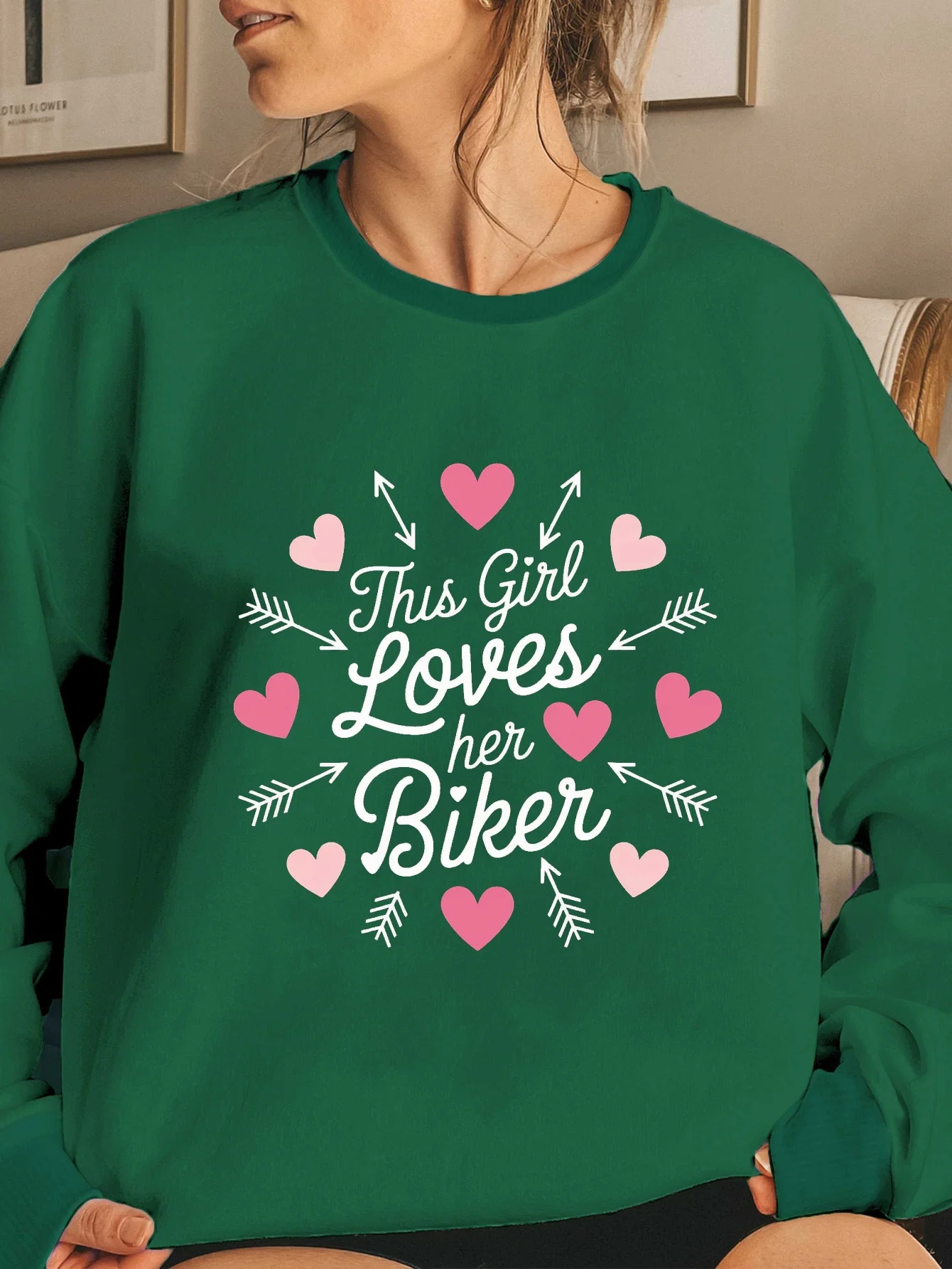 

Женская повседневная толстовка с круглым вырезом и графическим принтом «Это любит ее байкер» в виде сердца, геометрическим узором, пуловер с длинными рукавами