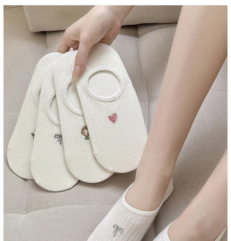 

4pairs Sock Leisure Ankle Crew Fuzzy Bow Socks Women Short Summer Thin Cotton anti-slip non-dropping Heel Invisible Boat 2W82
