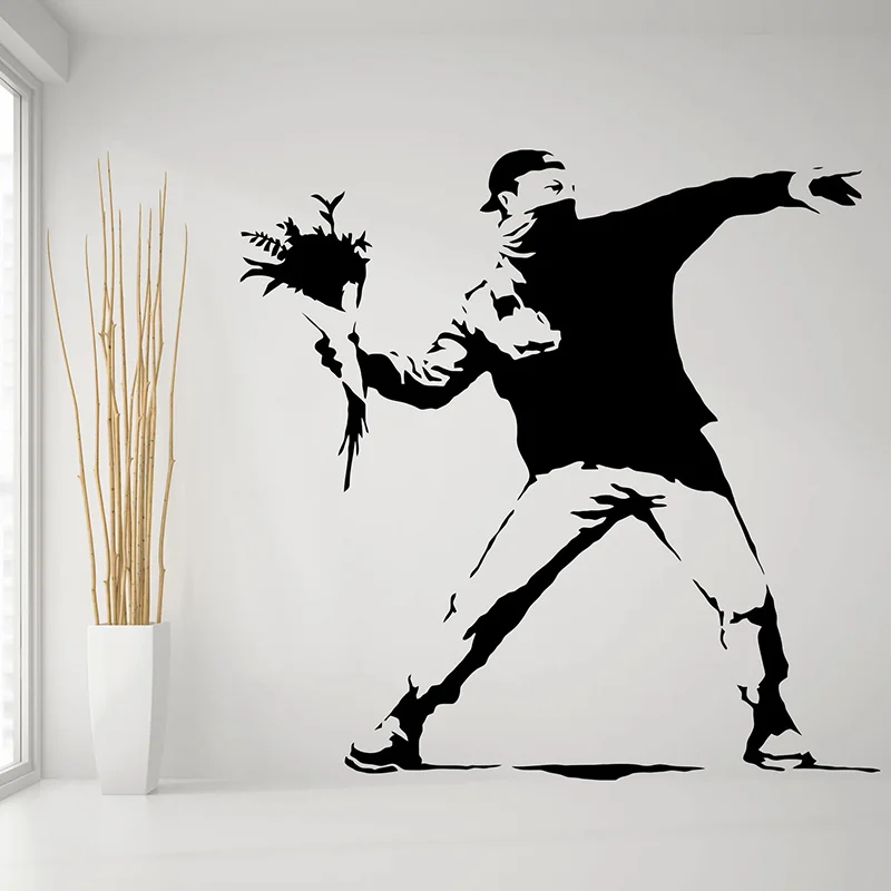 Banksy Flower Thrower Wall Decal Street Art Graffiti vinile Wall Sticker Home Decor soggiorno camera da letto decalcomanie Die Cut murale G109