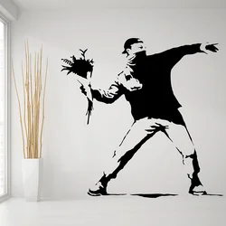 Banksy Flower Thrower Wall Decal Street Art Graffiti vinile Wall Sticker Home Decor soggiorno camera da letto decalcomanie Die Cut murale G109