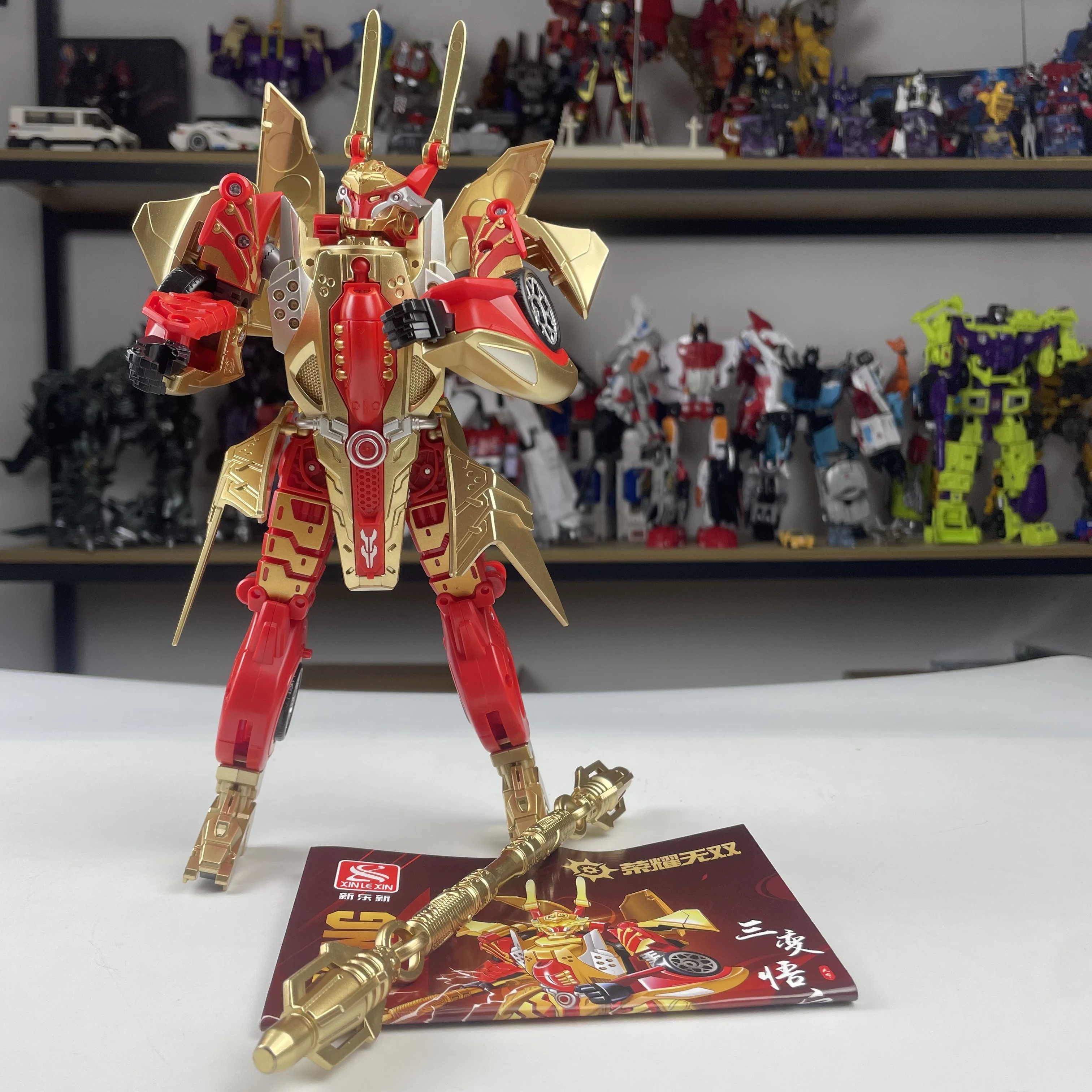 ثلاثة تغييرات تشى تيان دا شنغ ميكا القرد الملك 25.5 سنتيمتر تشوه سيارة رياضية طائرة لعبة روبوت دمية نموذج لا صندوق