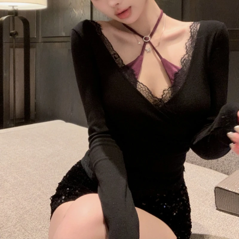 2024 Autumn New Korean V-neck Lace Splicing Casual Black Long-sleeved T-shirt Women + Sexy Slim Camisole Two-piece Suit