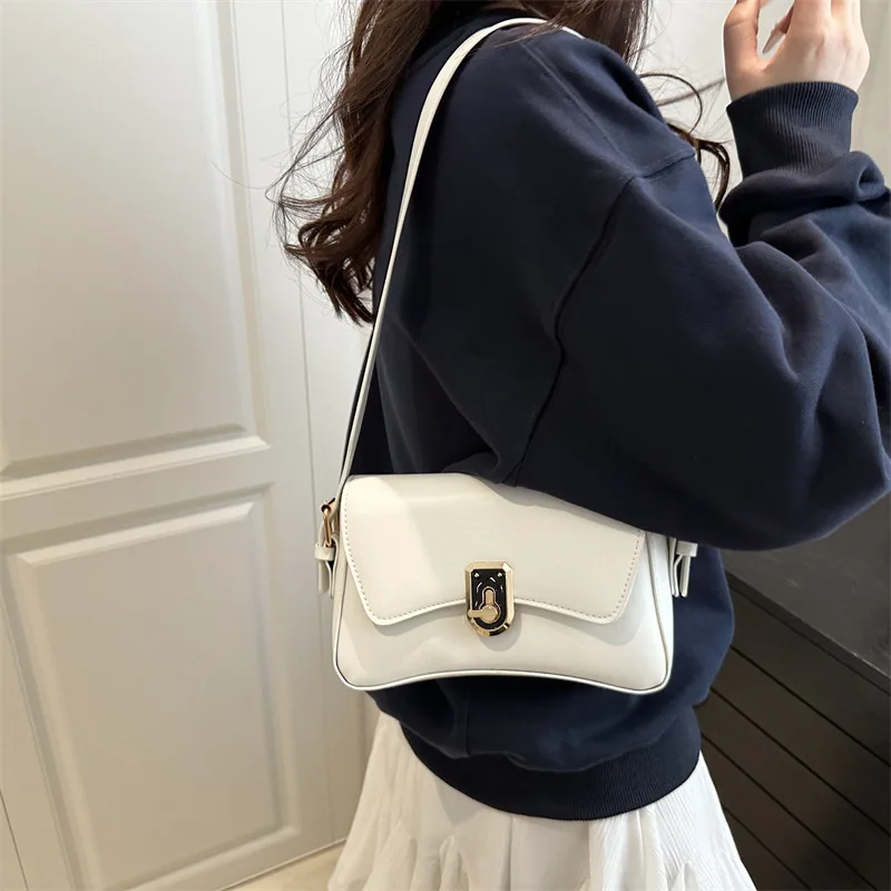 

Fashionable Unique Women's Shoulder Bag - Oil-Skin Material, Elegant Stylish, Niche Design Casual Armpit Bag