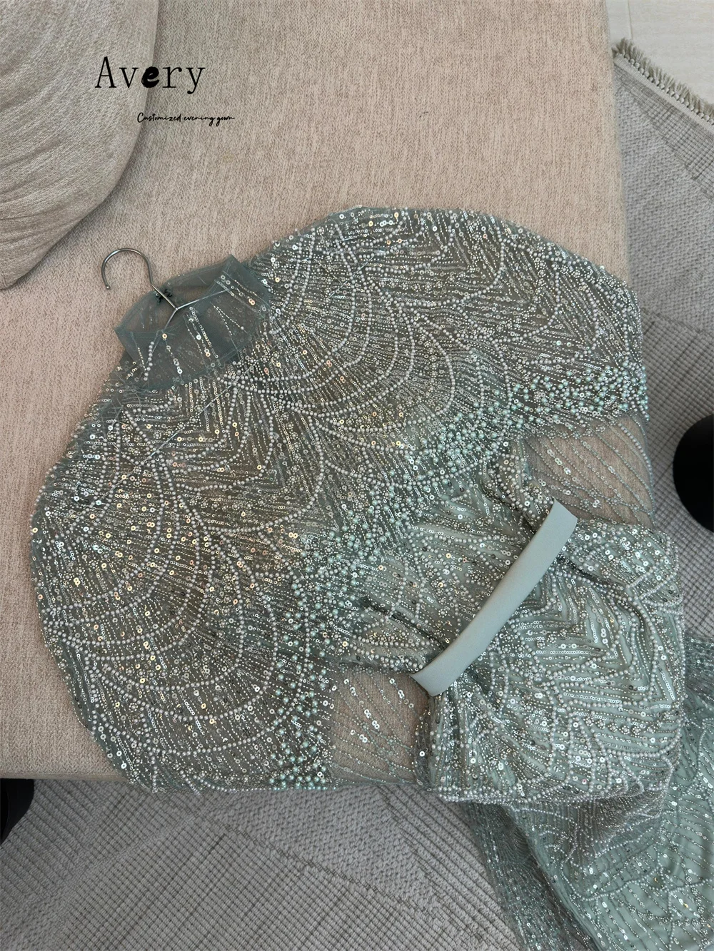 Avery personalizado fishtail frisado tripulação pescoço sem mangas vestidos de luxo para vestido de baile luxo 2025 vestidos femininos para festa de casamento