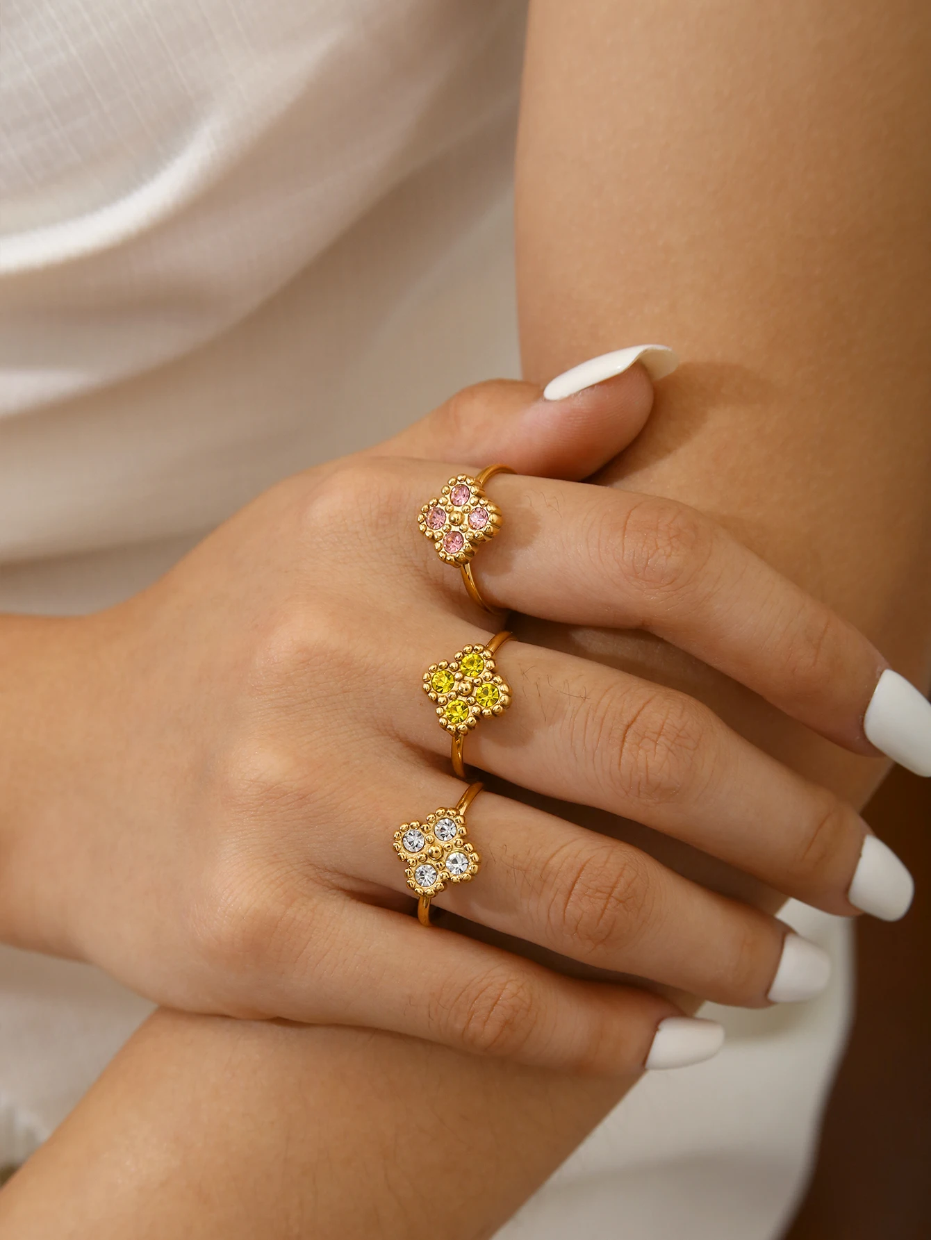 1 قطعة متخصصة شخصية الدوبامين مائة الفولاذ المقاوم للصدأ 18K مطلية بالذهب الملونة الماس البرسيم الدائري للنساء