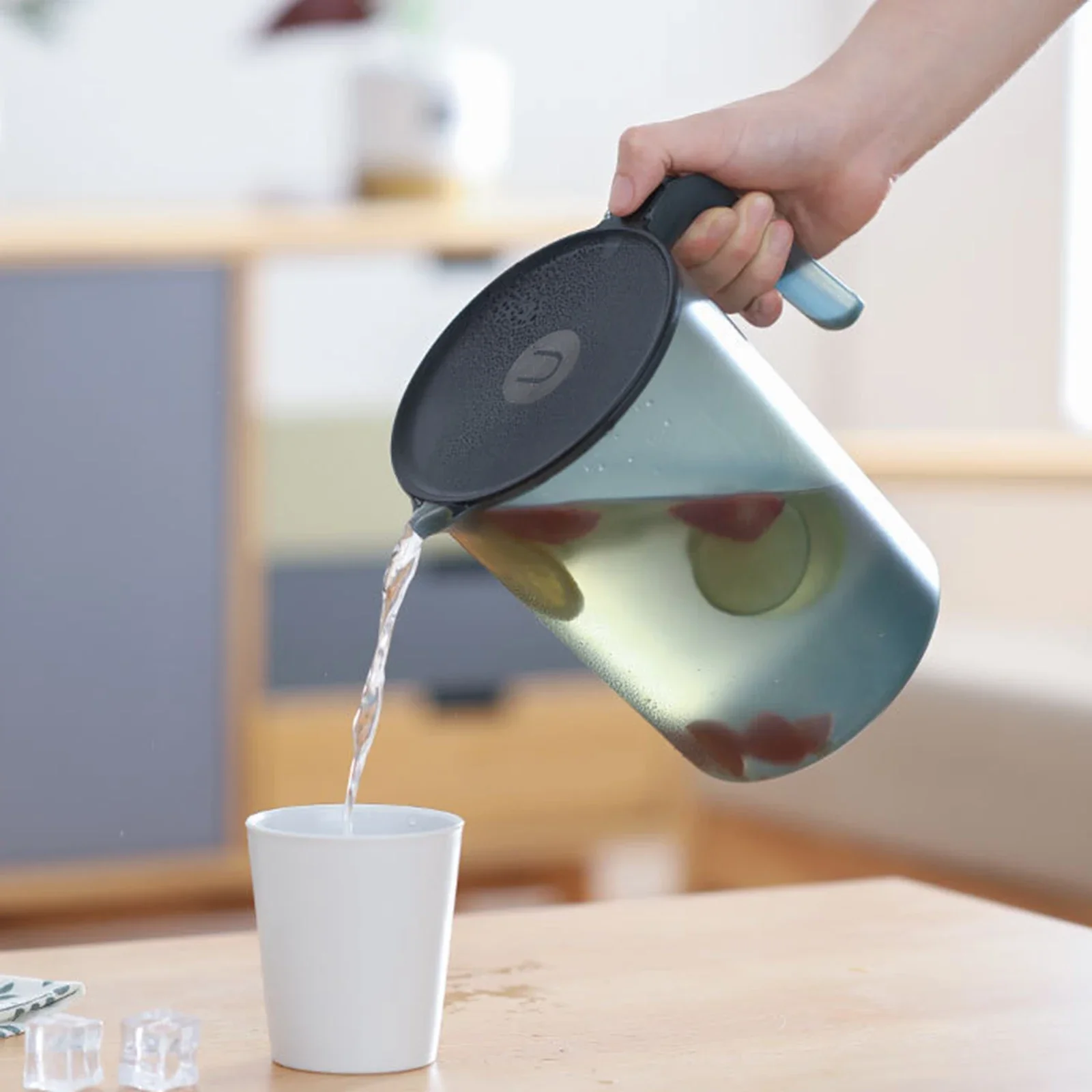 2000ML/2500ML Plastic Pitcher with Lid for Water Juice Iced Tea Soda Lemonade Large Capacity Water Jug Juice Carafe - view 6