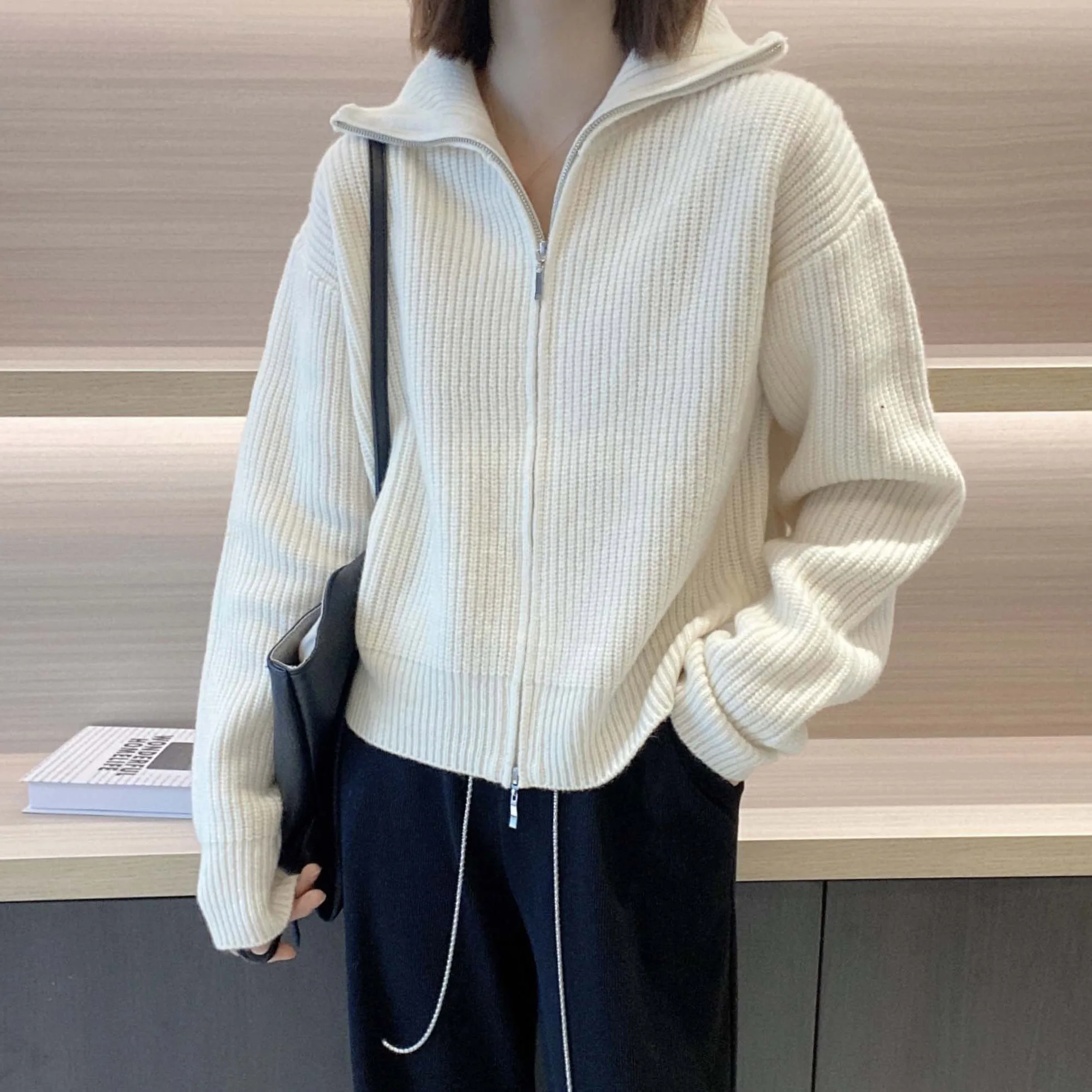 

Длинный шерстяной вязаный открытый кардиган с двойной молнией, свободный универсальный лацкан, осенне-зимний дизайн, модный камер...