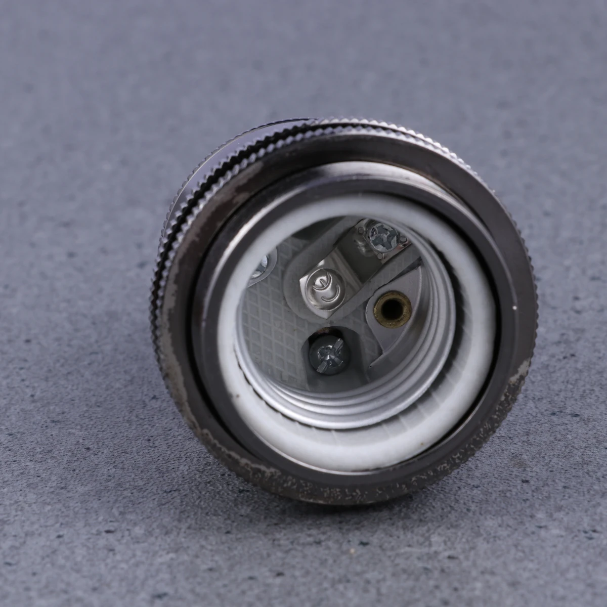 

Copper E27 Socket Adapter Retro Lamp Holder 250W Rating for Dining Room Bedroom Attic Hanging Light Black