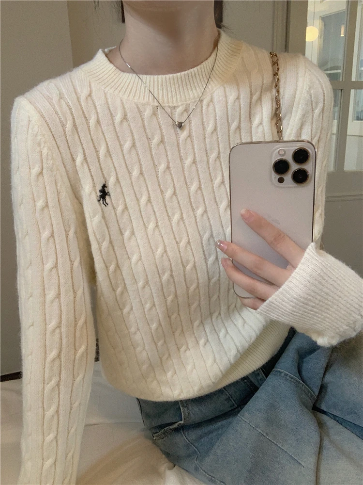 Round Neck Fashion Sweater Women\'s Embroidered Pullover Sweater LooseThickened Solid Color Long Sleeved Knitted Top