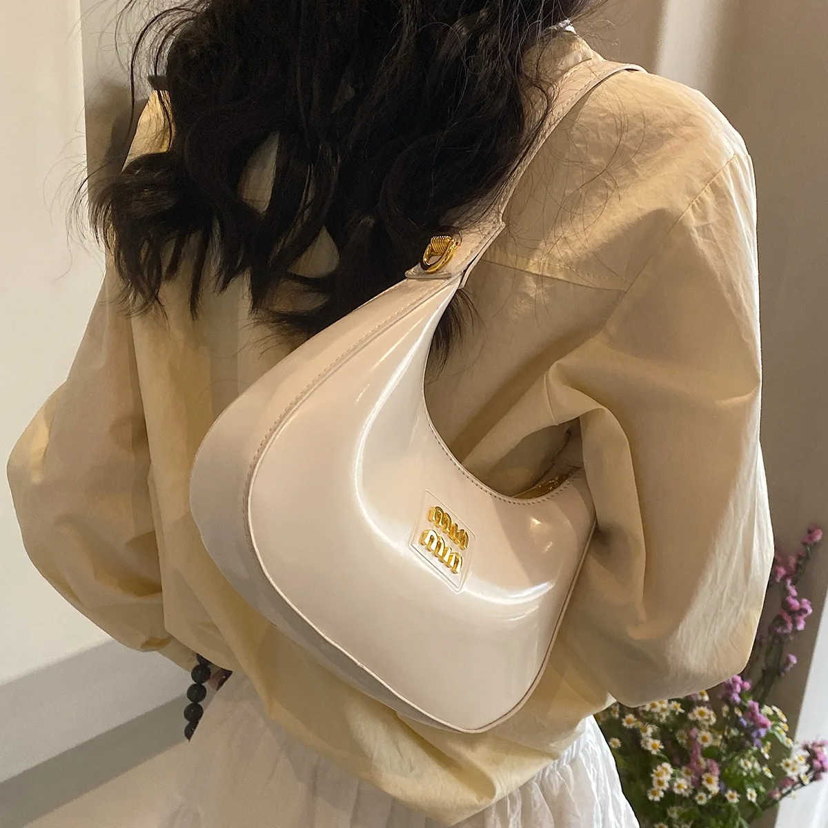 Patent Leather Shoulder Bag Women\'s Crossbody Bag Armpit Bag Commuter Bag High Fashion Versatile Letter Dumpling Bag Moon