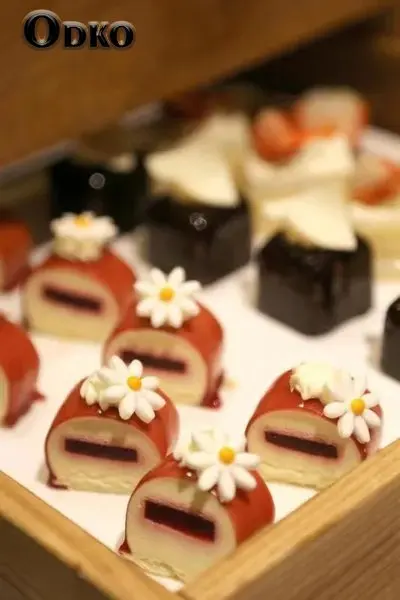 

Для BMW i3 2013-2026 Новое обновление светодиодных дневных ходовых огней, сканирование запуска капота автомобиля, направляющая DRL, декоративная лампа окружающего света 12 В