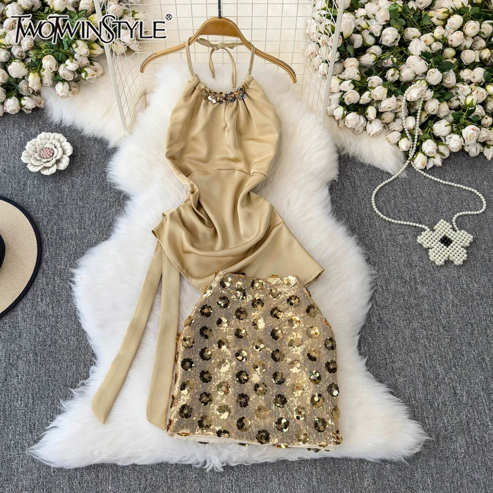 

TWOTWINSTYLE сексуальные утягивающие комплекты из двух предметов для женщин, топ без рукавов с круглым вырезом, мини-юбка с высокой талией, шикарный женский комплект KSE546972