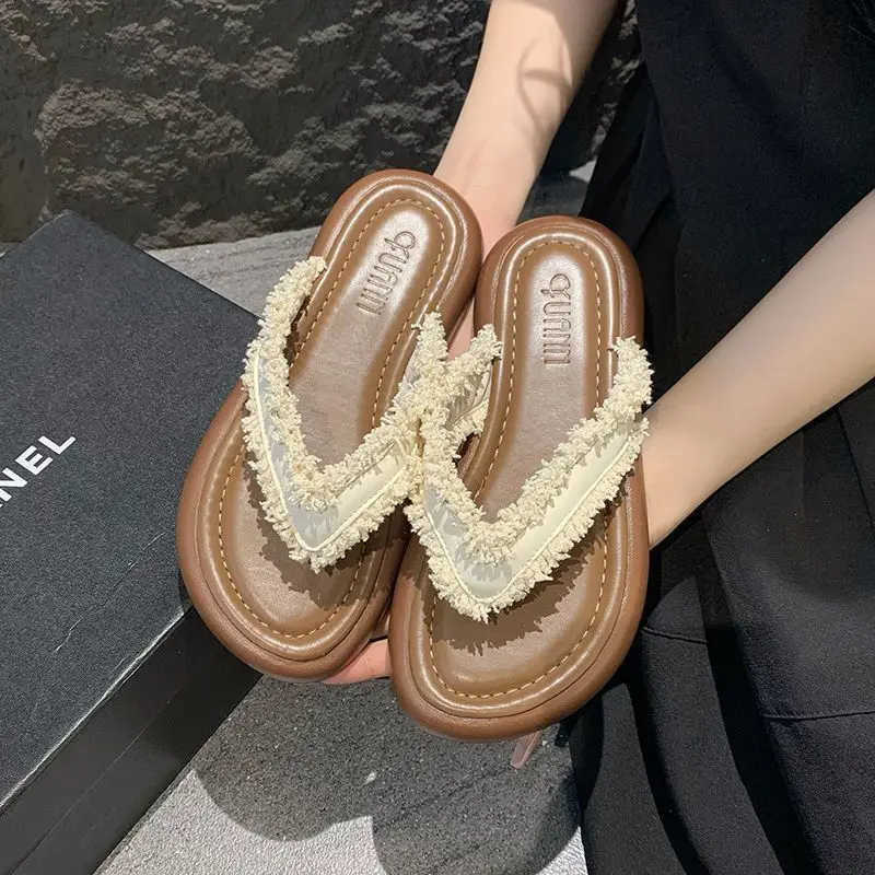 

Лето 2023, новые женские стильные сандалии с носком, универсальные французские шлепанцы в стиле ретро, повседневная пляжная обувь на плоской подошве