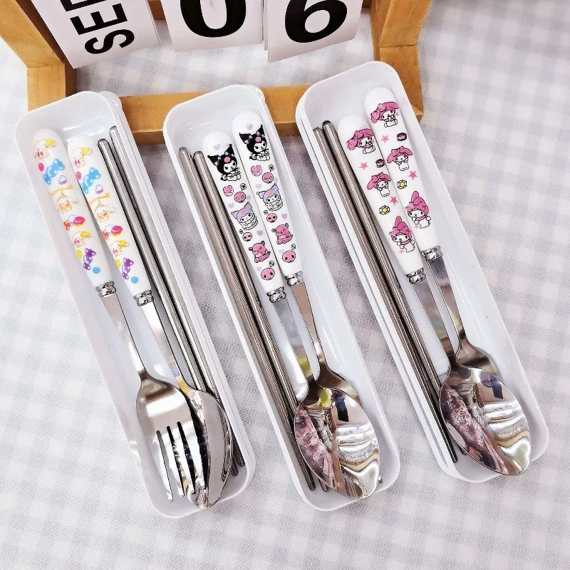 Juego de cubiertos de Hello Kitty, caja de cubiertos de Material de acero inoxidable con dibujos animados, suministros de cocina de viaje, decoración de escritorio, venta al por mayor