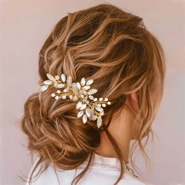 Peines de pelo de hoja de Color dorado para mujer, Tiaras de Peine de perlas de diamantes de imitación, joyería nupcial para el cabello, accesorios de boda