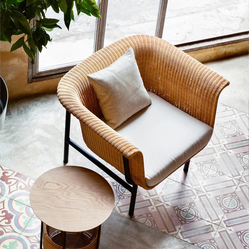 Outdoor Sofa Innenhof Designer Outdoor Freizeit Rattan Stuhl Couchtisch Rattan Weben