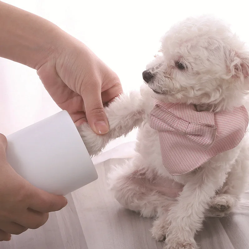 Outdoor Portable Dog Cat Paw Cleaner Brush Cup Soft Silicone Combs Clean Pet Dirty Paws One Click Manual Quick Feet Wash Tool