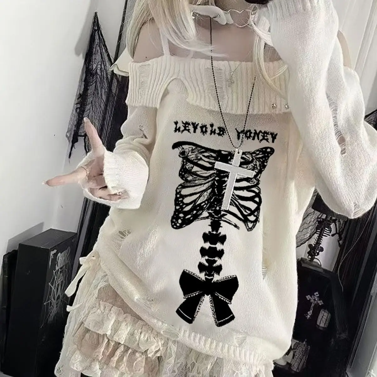 

Korejpaa Dark Butterfly Bone Jacquard Pull Femme Subculture Off Shoulder Ripped Sweater Ins Fashion Punk Style Hollow Knit Top