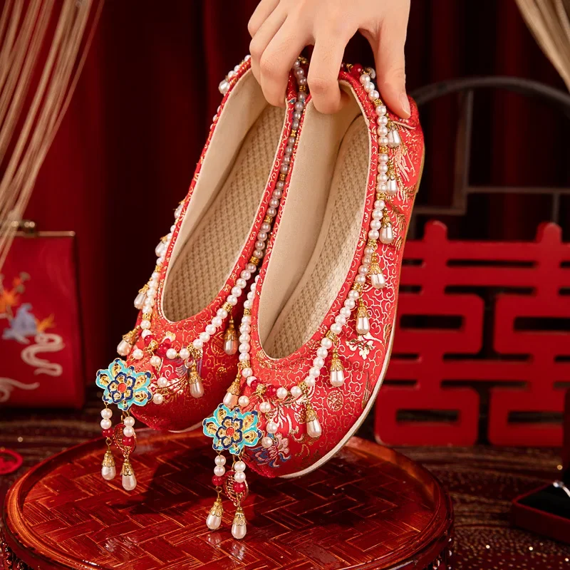 

CY215 2024 Summer Autumn New Women's Ancient Style Wedding Shoes New Chinese Flat Handmade Beaded Hanfu Shoe Female