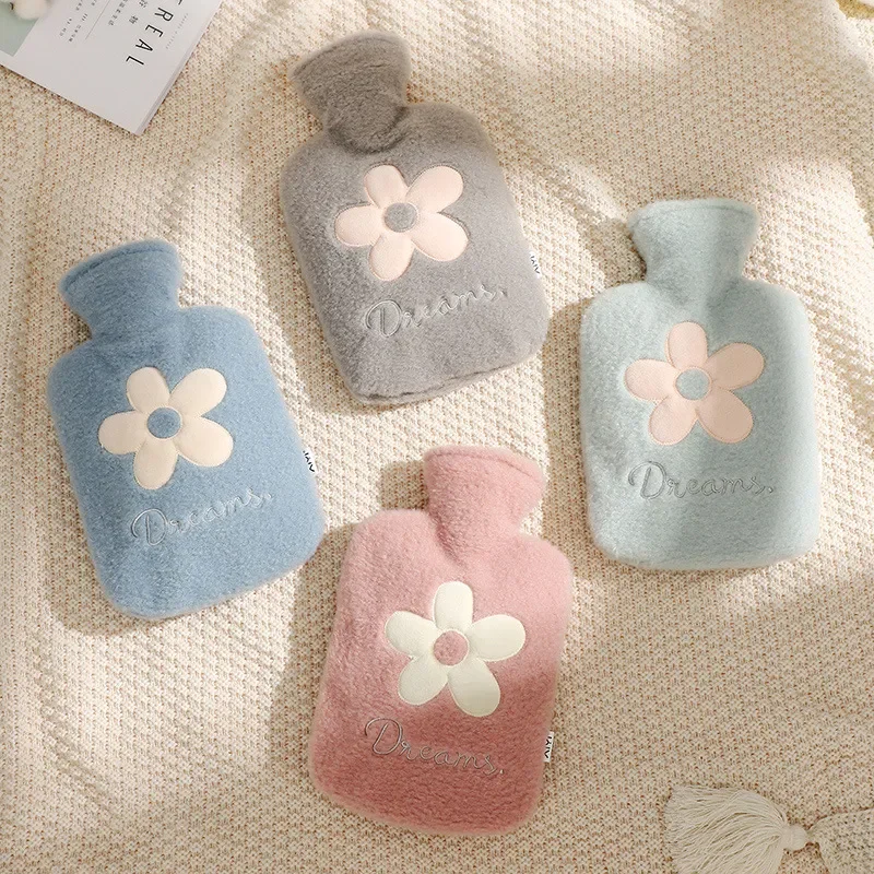 Flannel Hot Water Bottle Hand Warmer Winter Cute Kawaii Water Bottle for Girls Portable Waist Hand Bed Warm Bottles 500/1000ml