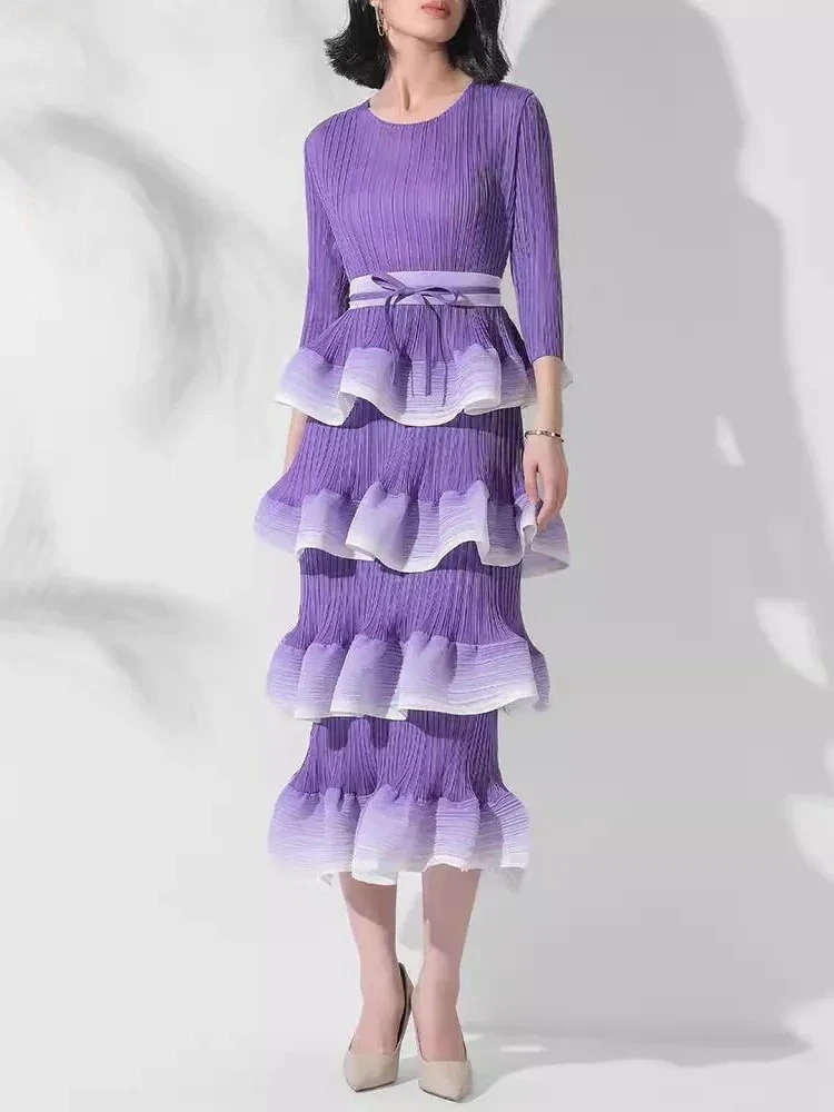 

Miyake 2025 Summer New Fashion Casual Peplum Design Elegant Cake Skirt Ruffle Gradient Colour Round Neck Pleated Women's Dress