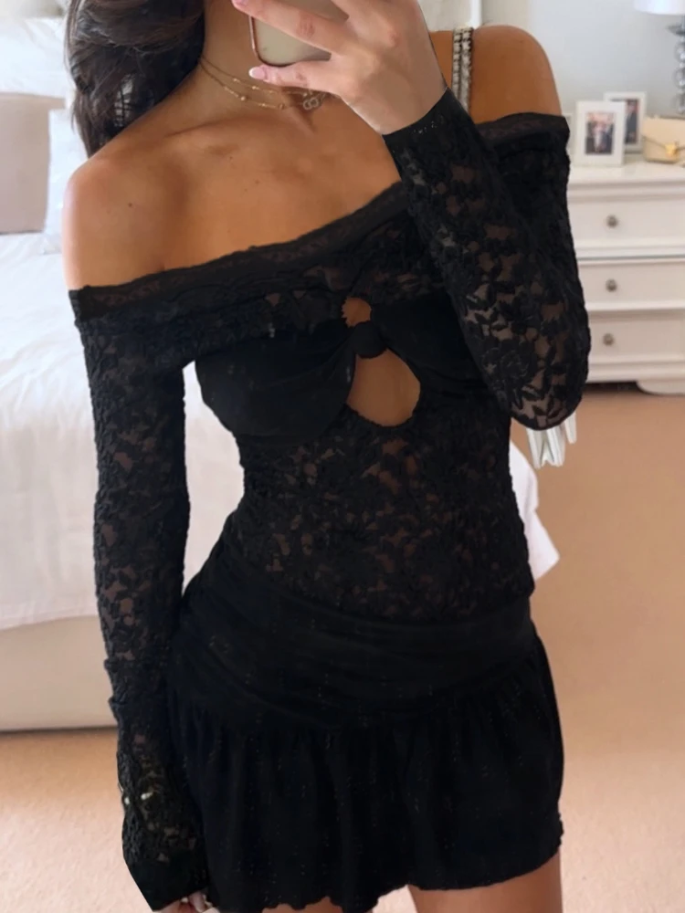 Foamlina Modna Sukienka Mini z Odkrytymi Ramionami, Seksowna, z Dekoltem typu Slash Neck, Długi Rękaw, Streetwear, Wycięcia, Dopasowana, Patchworkowa