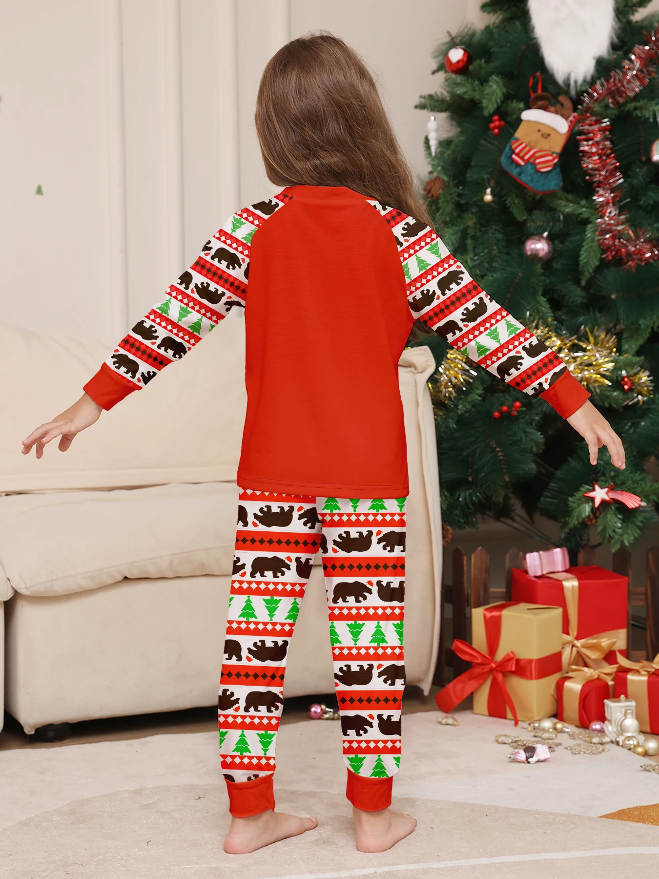 طقم بيجامات عيد الميلاد للأطفال للجنسين بأكمام طويلة مع طباعة الدب "عيد ميلاد سعيد" وسراويل شجرة الدب الاحتفالية