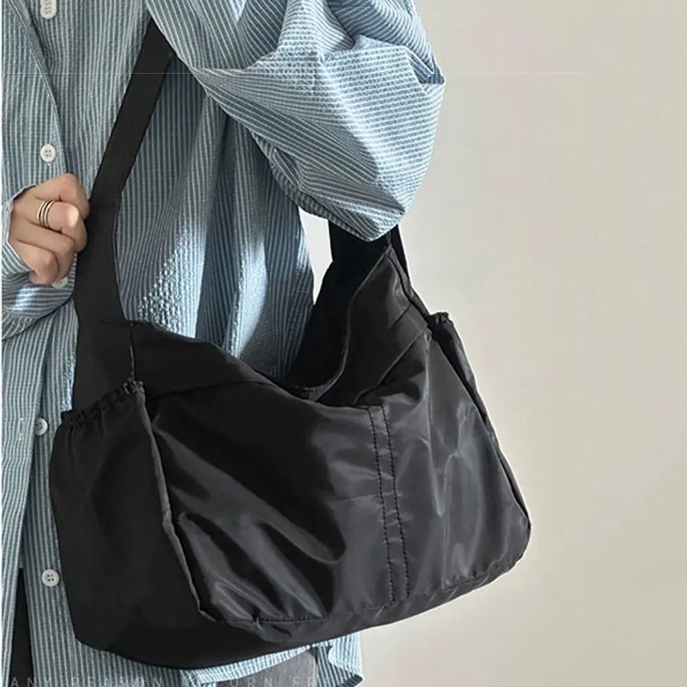 

Large-capacity Casual Shoulder Bag Adjustable Zipper Closure Nylon Tote Bag Portable Solid Color Sports Messenger Bag Daily Use