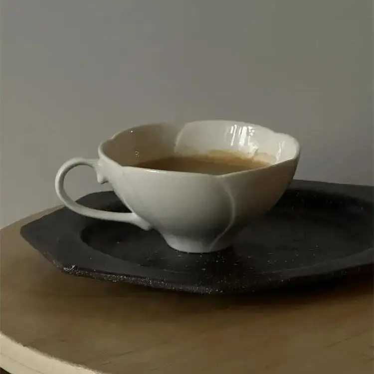 

Креативная винтажная керамическая чашка со скульптурным узором, кофейная чашка латте Art с сувенирами, чашка для молока, винтажная чайная чашка с узором Ins