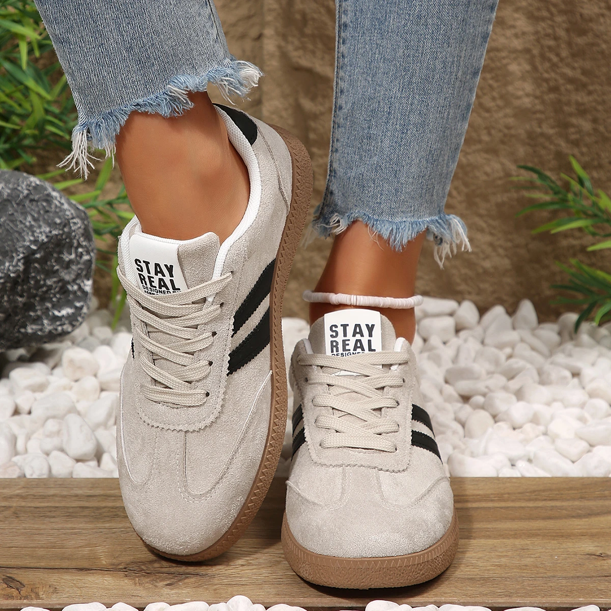 2026 Herbst Damenmode Wildleder-Sneaker mit Doppelschnallen-Metalldetails Leichte Atmungsaktive Bequeme Freizeitschuhe – Detail 13