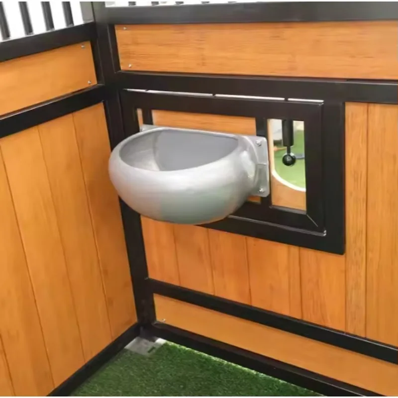 Customization Prefabricated Galvanized Steel Horse Stable with Anti Rust Design and Spacious Design for Equestrian Centers Horse